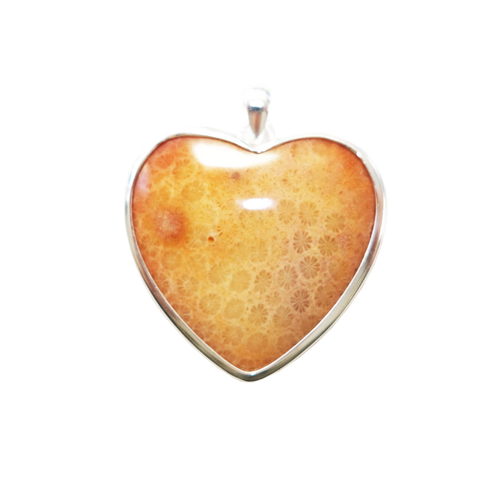 pendentif-corail-petrifie-petit-coeur-03