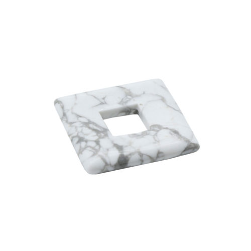 pendentif pi chinois ou donut howlite petit carré