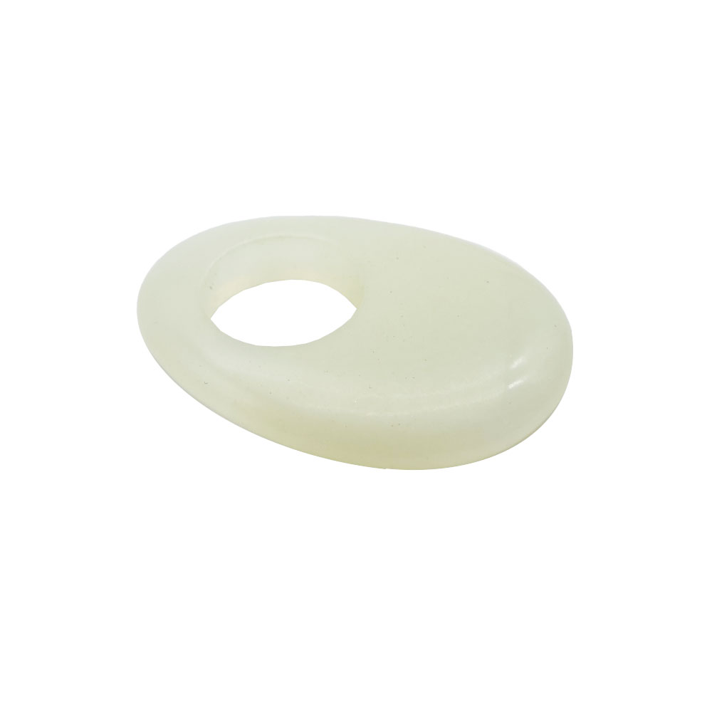 pendentif pi chinois ou donut jade oval