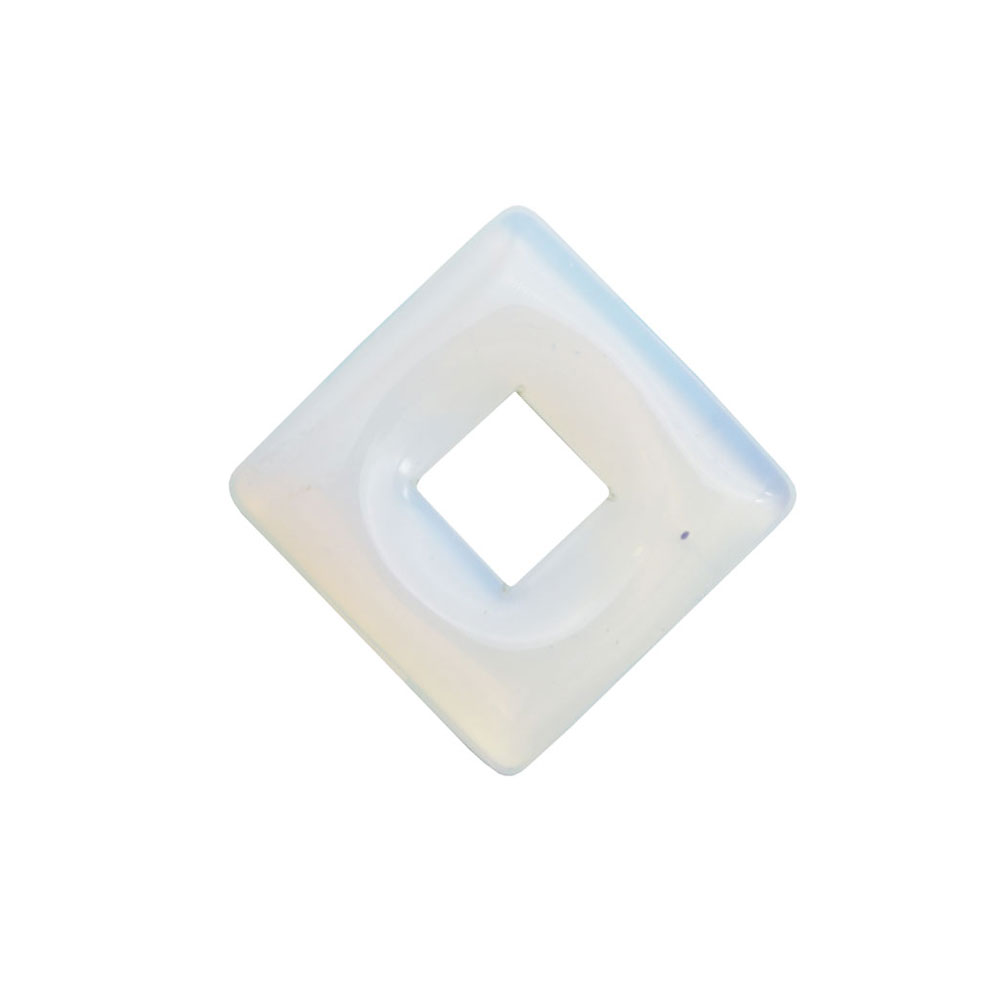 pendentif pi chinois ou donut opale synthétique petit carré