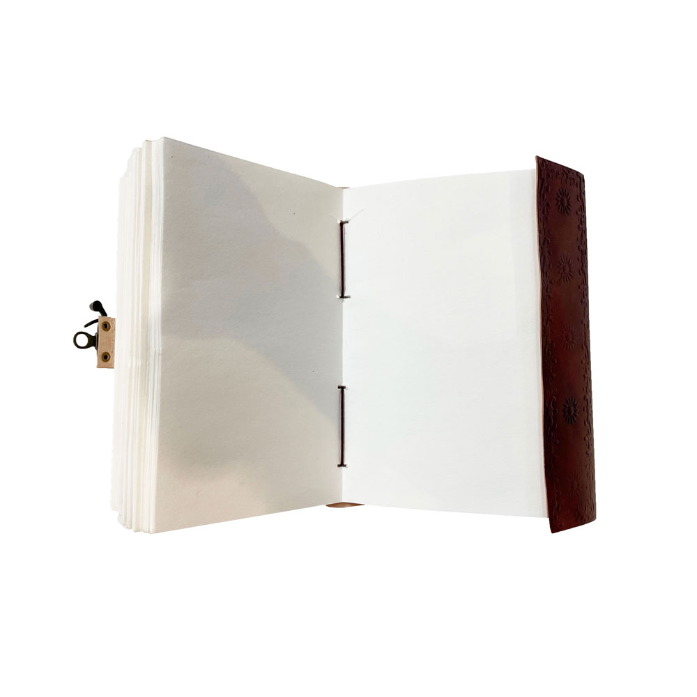 journal-intime-ou-cahier-en-cuir-3-pierres-12-x-22cm-03