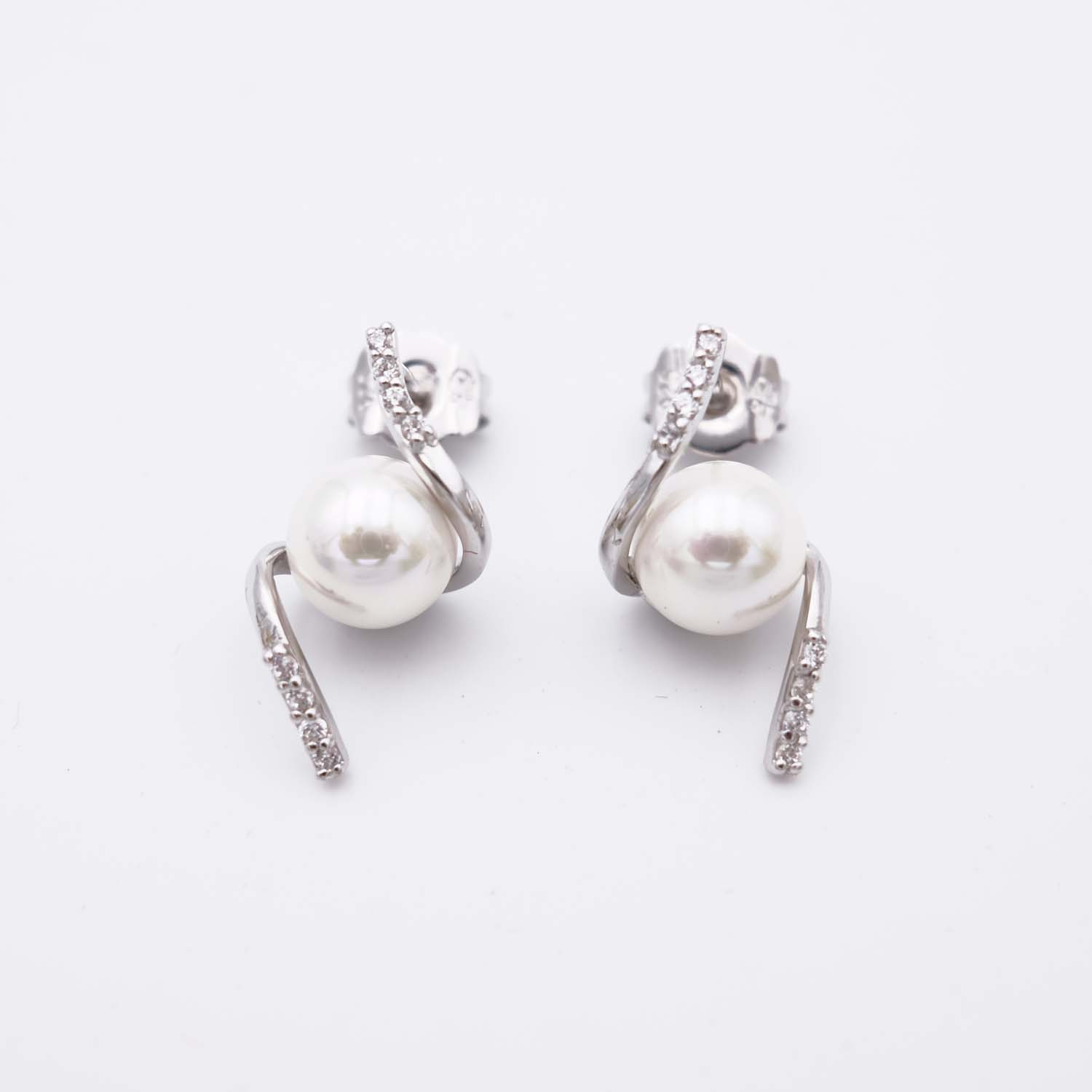 Boucles d'Oreilles en Perles de Majorque - 8 mm - Long. 19 mm - Image 2