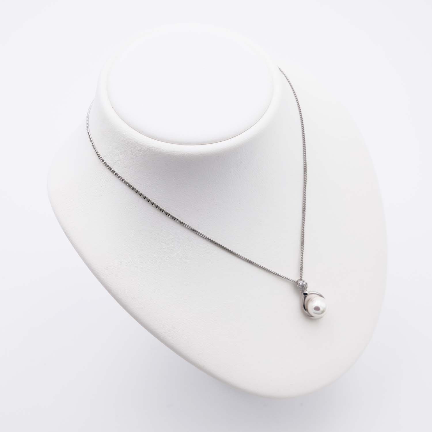 Pendentif en Perles de Majorque et Chaîne - 10 x 23 mm - Image 7