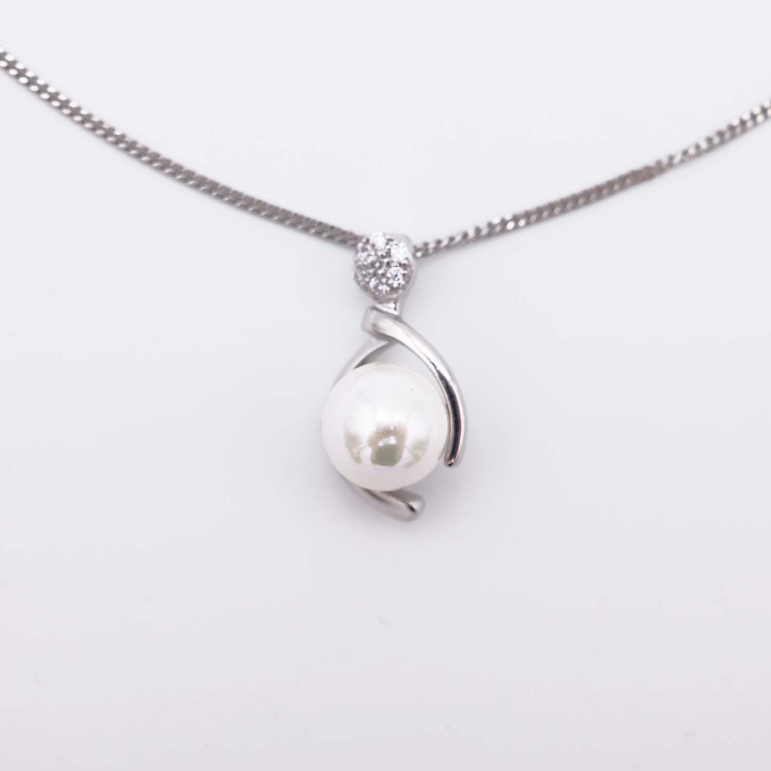 Pendentif en Perles de Majorque et Chaîne - 10 x 23 mm - Image 4