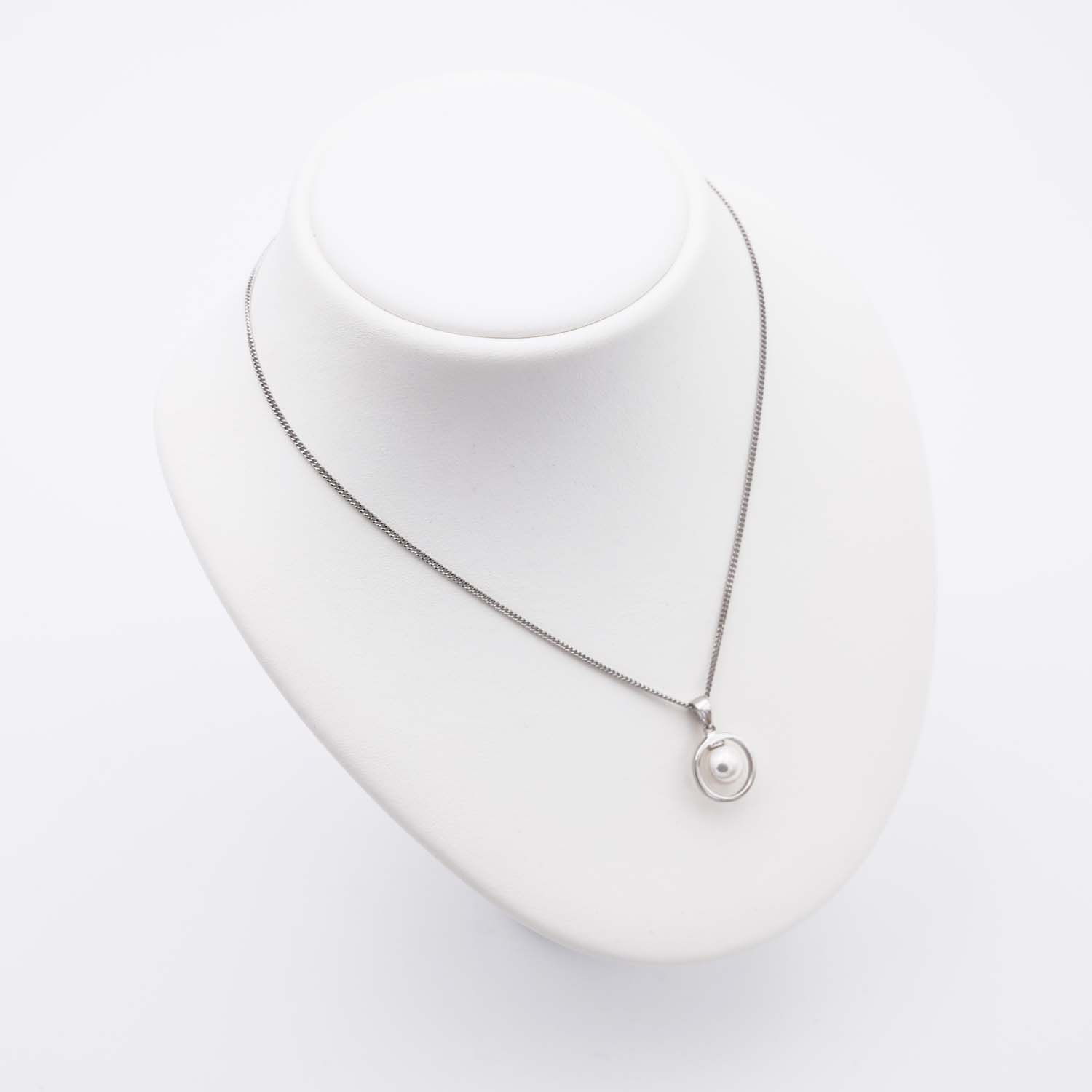 Pendentif en Perles de Majorque et Chaîne - 13 x 13 mm - Image 7